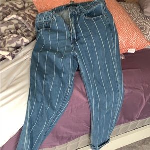 Striped mom styled jeans!